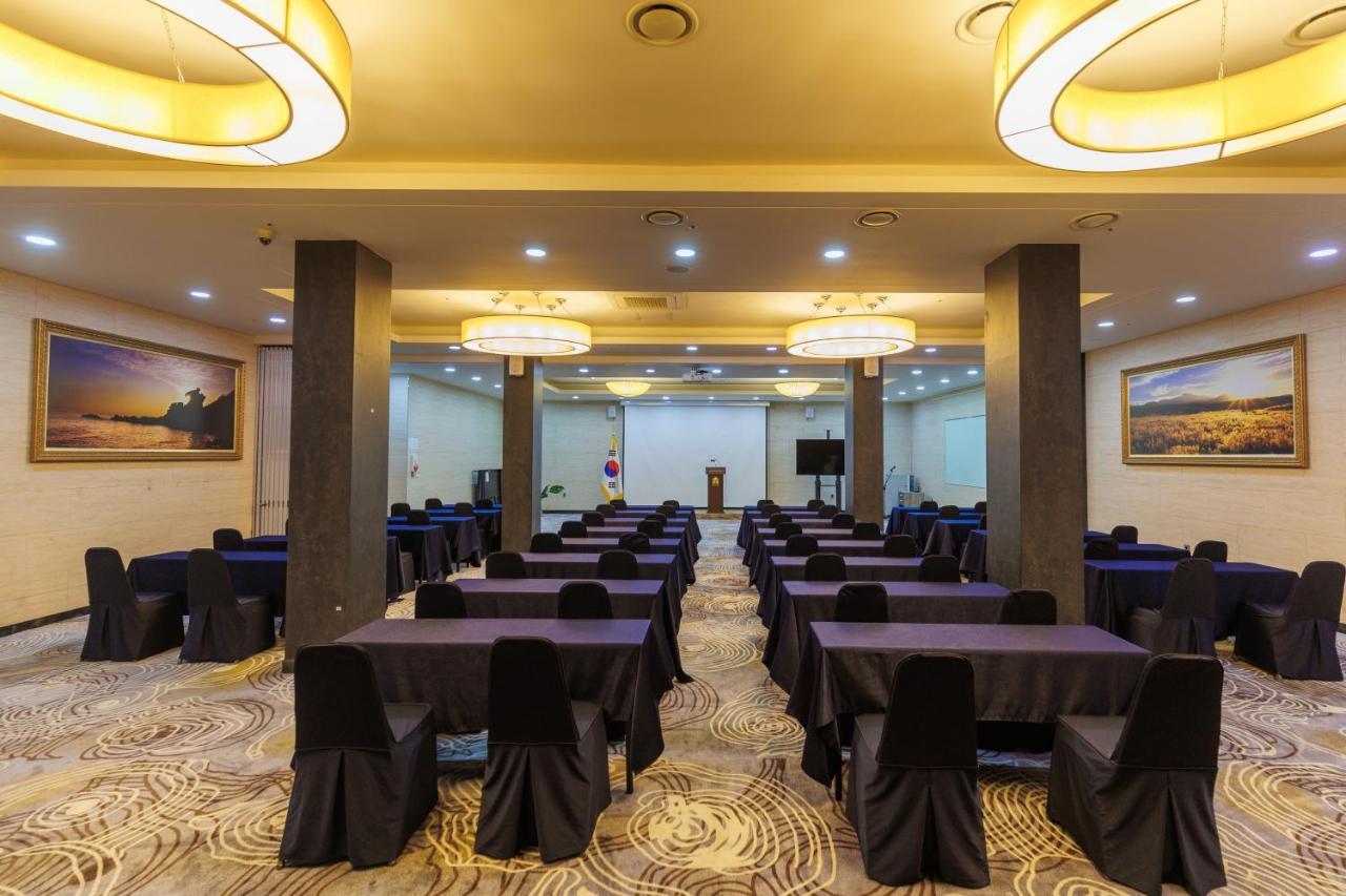 Benikea Hotel Jeju Bagian luar foto