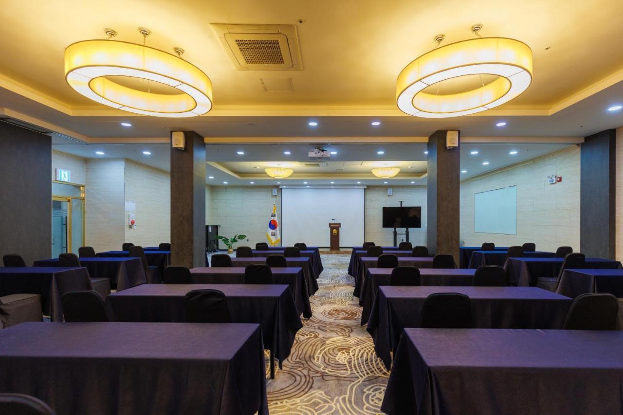 Benikea Hotel Jeju Bagian luar foto