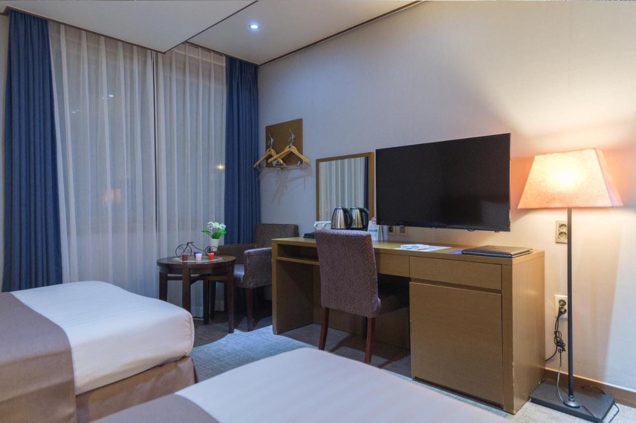 Benikea Hotel Jeju Bagian luar foto