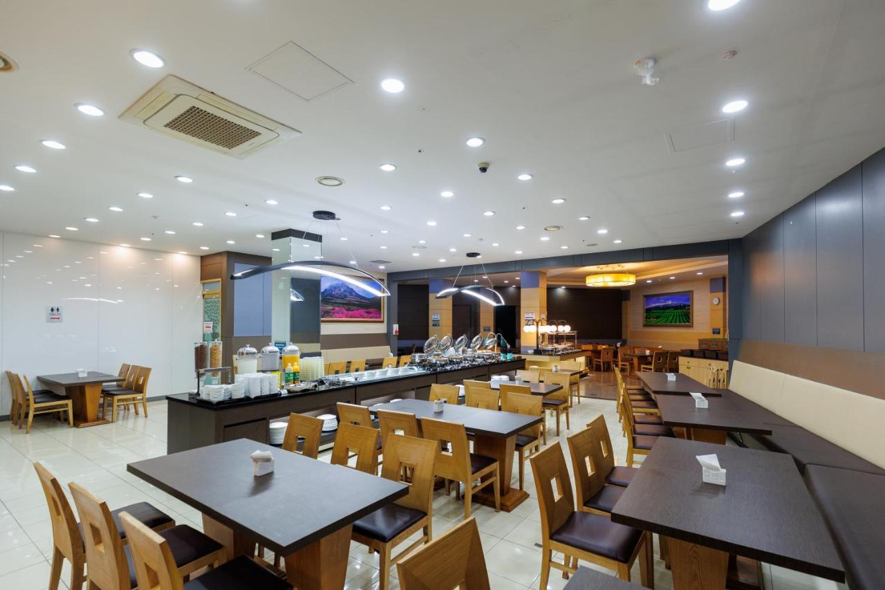 Benikea Hotel Jeju Bagian luar foto