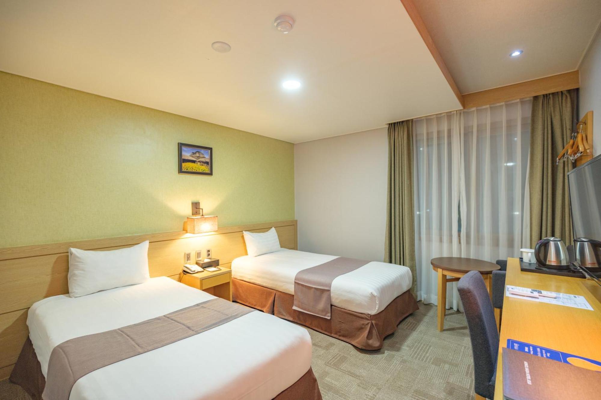 Benikea Hotel Jeju Bagian luar foto